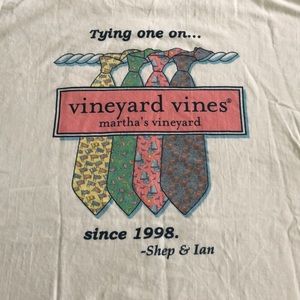 Vineyard vines t shirt XL
